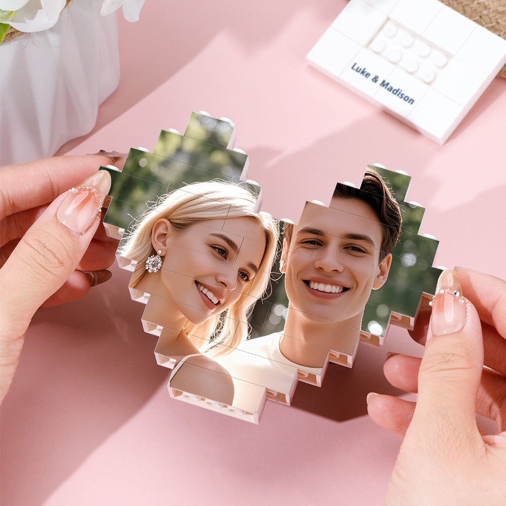 Kişiye Özel Kalp Şeklinde Fotoğraflı Lego Blok – Standlı Hatıra Tasarımı