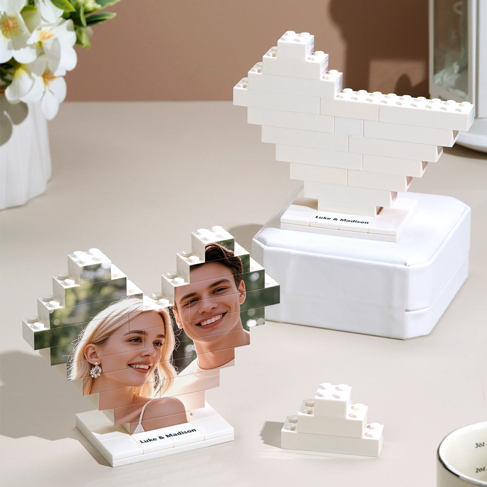 Kişiye Özel Kalp Şeklinde Fotoğraflı Lego Blok – Standlı Hatıra Tasarımı