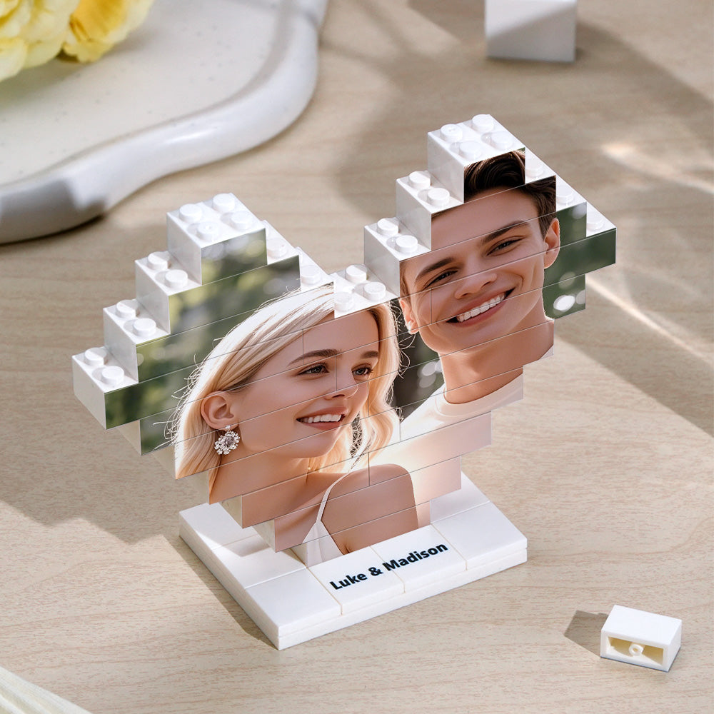 Kişiye Özel Kalp Şeklinde Fotoğraflı Lego Blok – Standlı Hatıra Tasarımı