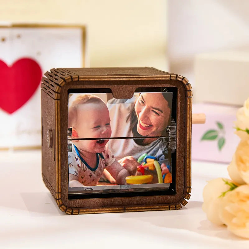 Kişiye Özel 16 Fotoğraflı Müzikli Flipbook – El Çevirmeli Anı Makinesi